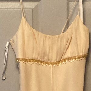 Long yellow simple dress.